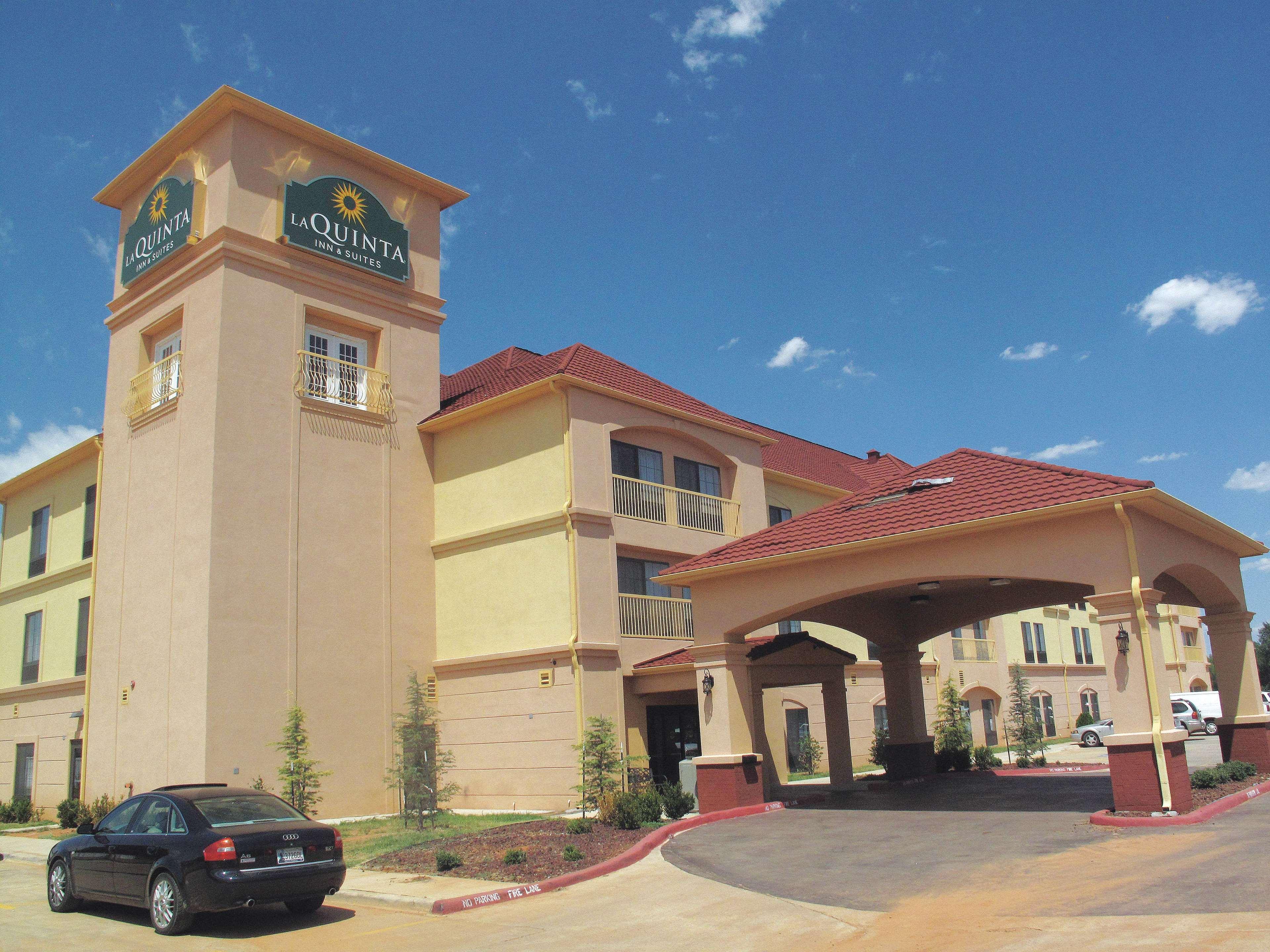 La Quinta By Wyndham Woodward Hotel Exterior foto