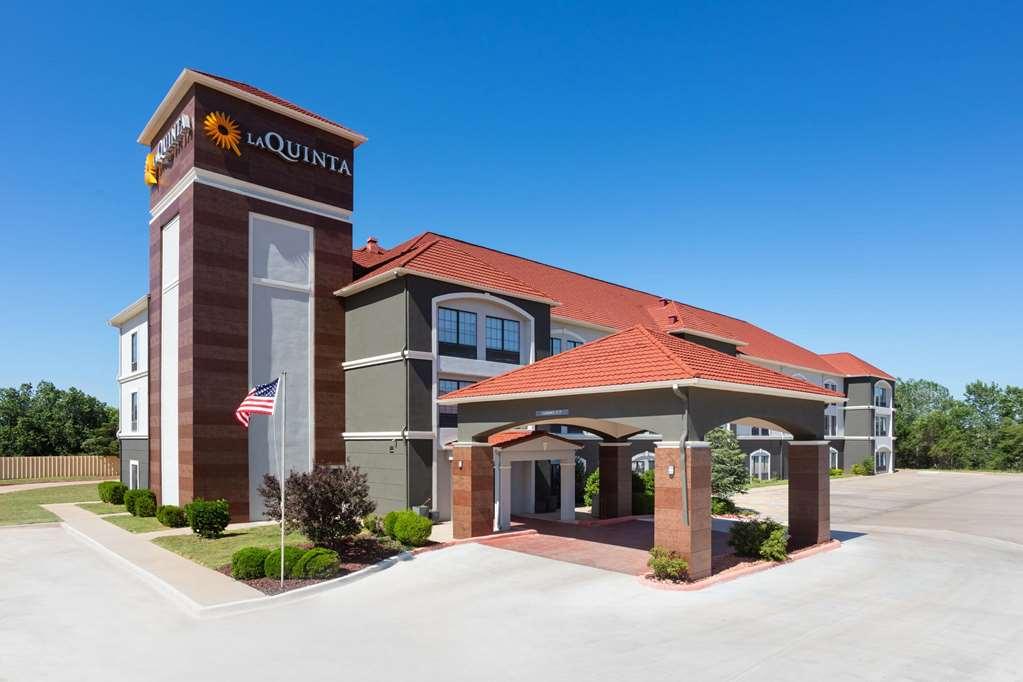 La Quinta By Wyndham Woodward Hotel Exterior foto